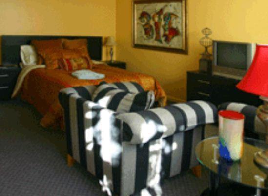Triangle Inn Clothing Optional Resort For Men Palm Springs Ruang foto