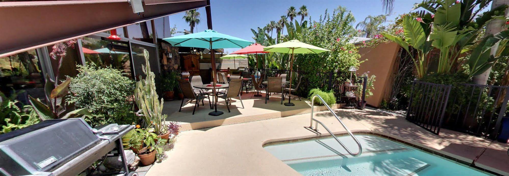 Triangle Inn Clothing Optional Resort For Men Palm Springs Bagian luar foto